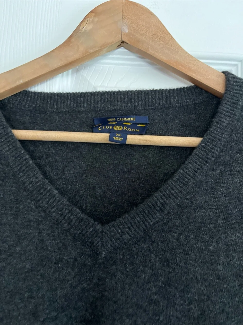 Club Room Men's 100% Cashmere Dark Charcoal V-Neck Sweater